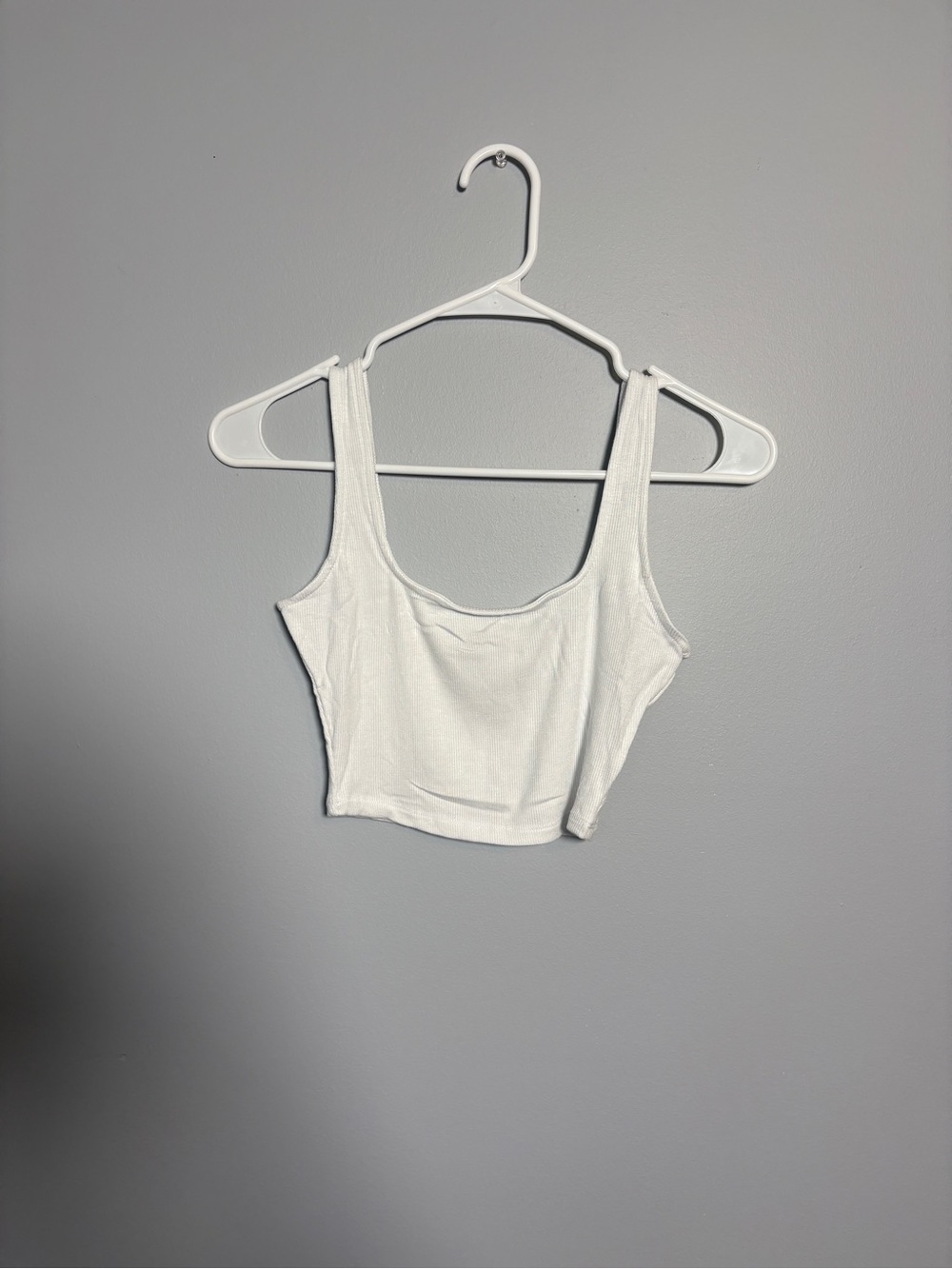 Zenana Outfitters White Scoop Cropped Tank